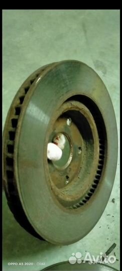 Тормозные диски на Toyota Camry 50