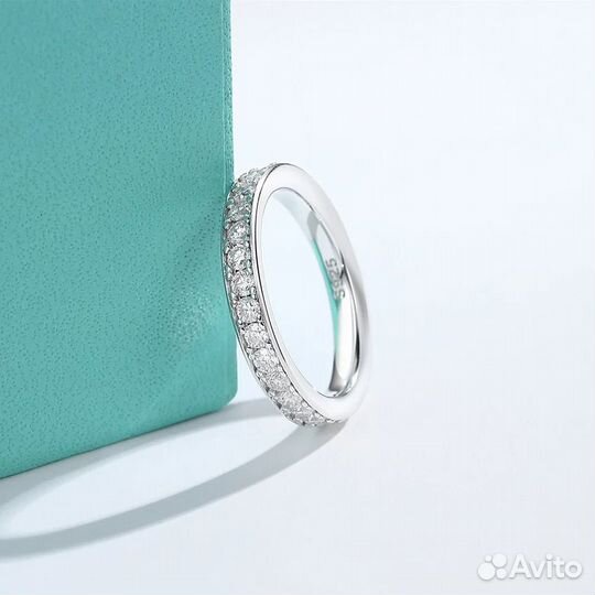 Серебряное кольцо 925 пробы с бриллиантами 18р-р