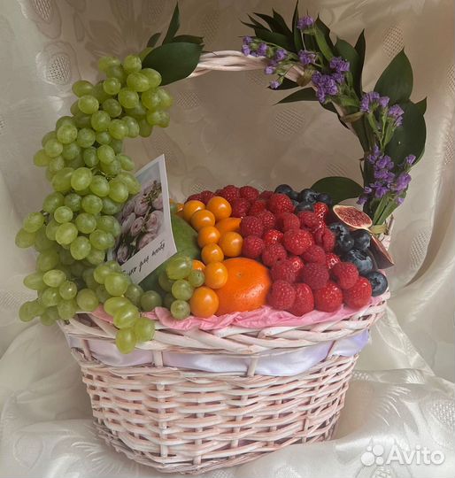 Съедобные Фруктовые букеты и корзины