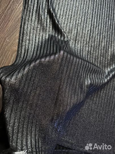 Платья миди металлик и мини бежевого цвета