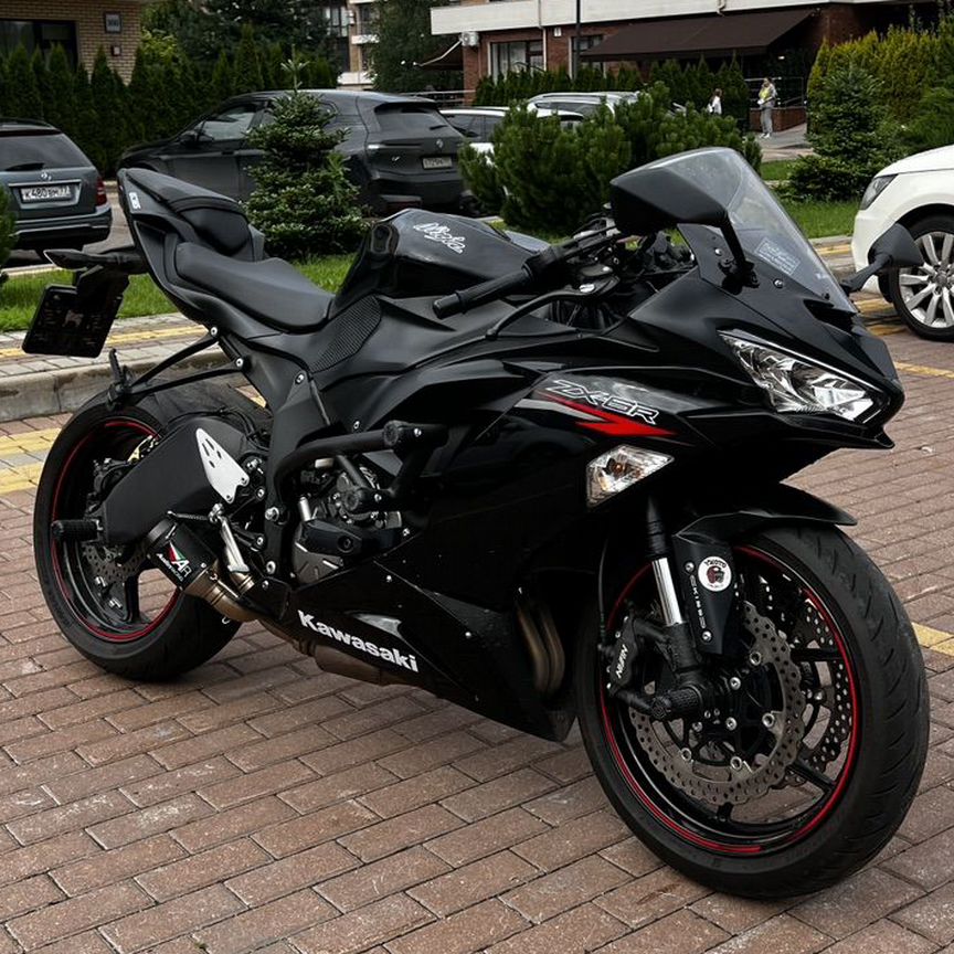 Моншадағы жалаңаш ерлер порно