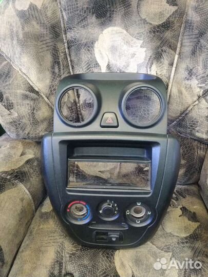 Рамка магнитолы Лада granta