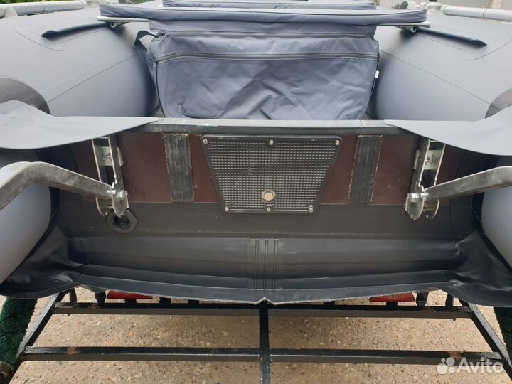 Лодка Гладиатор Е380