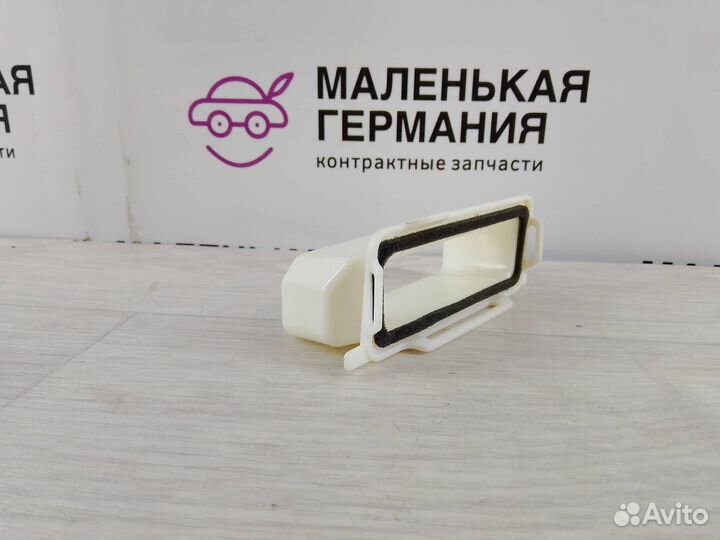 Штуцер воздуховода зад. лев. BMW X7 G07 G30 2020