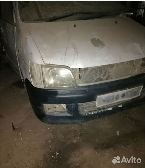 Запчасти на Toyota lite ace noah