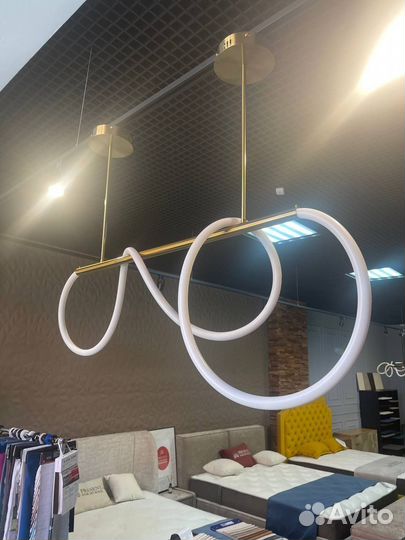 Люстра потолочная светодиодная дизайнерская золото