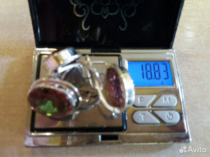 Комплект с султанитом в серебре