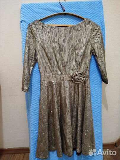 Платье нарядное 40 42