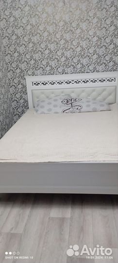 Кровать двухспальная с матрасом 160 200