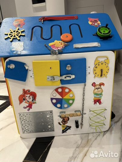 Бизиборд-дом