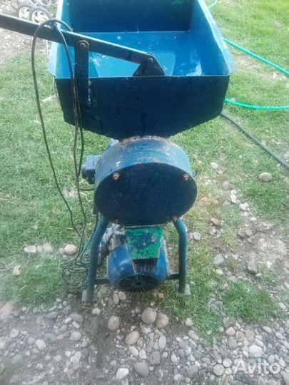 Зерно дробилка