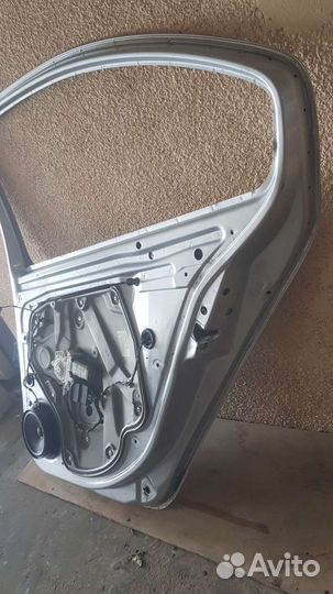 Дверь задняя правая skoda octavia a5