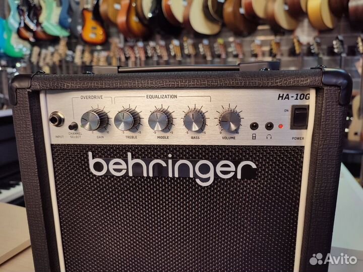 Комбоусилитель Behringer HA-10G для электрогитары