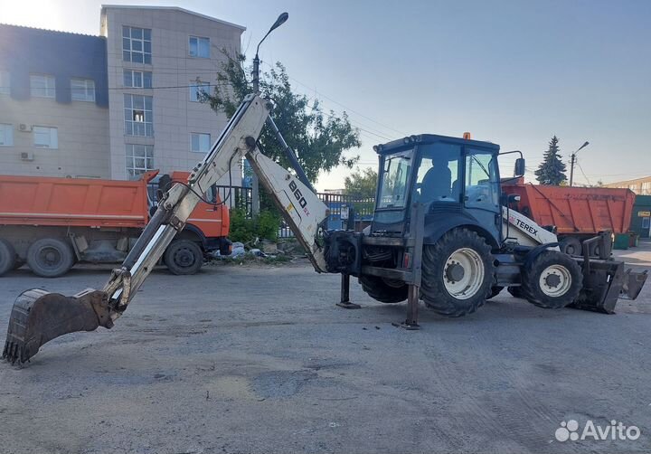 Услуги трактора экскаватора-погрузчика