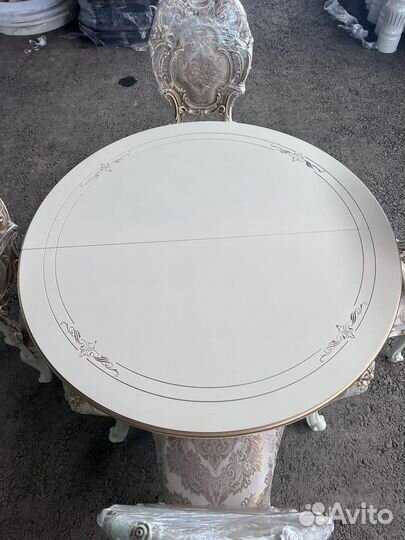 Стол и Стулья