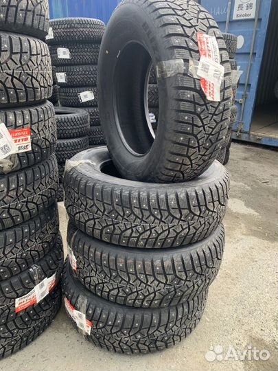 Bridgestone Blizzak Spike-02 SUV 285/60 R18 120T