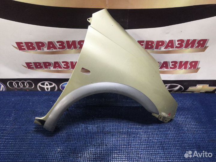 Крыло переднее правое Toyota Funcargo