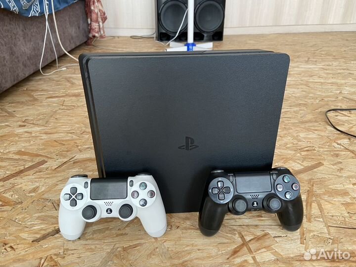 Sony playstation 4 slim