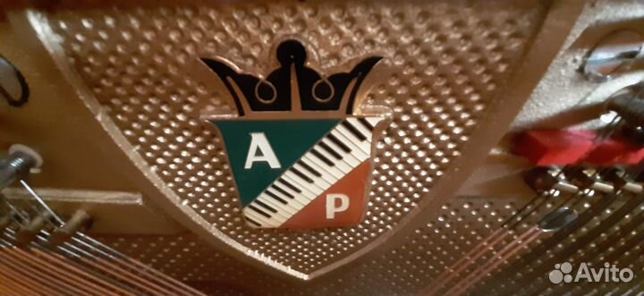 Продам пианино Petrof