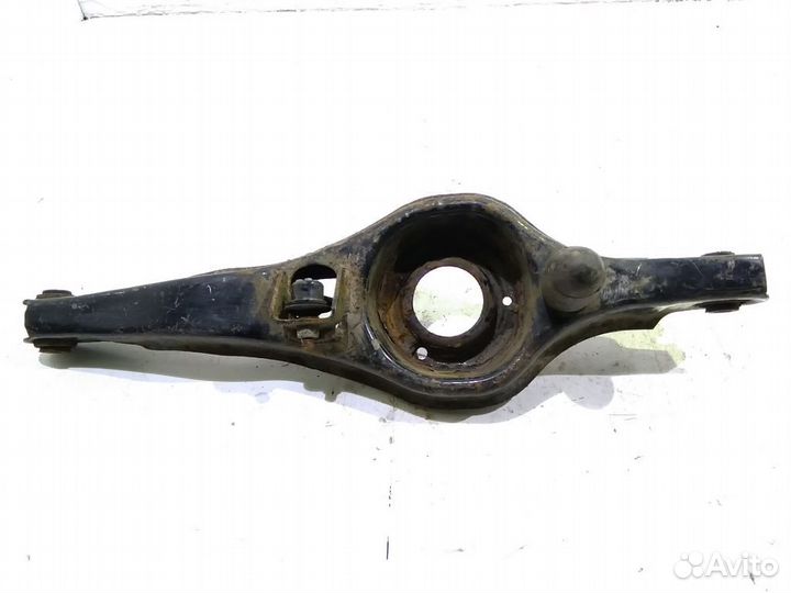Рычаг задний нижний правый