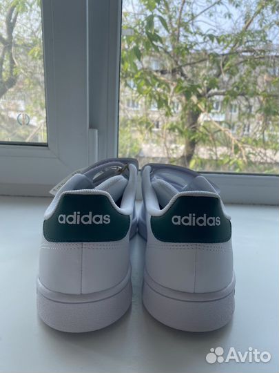 Кроссовки adidas