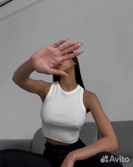 Модная женская топики новая коллекция 2025