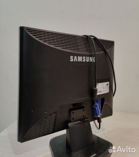 Монитор Samsung SyncMaster 913