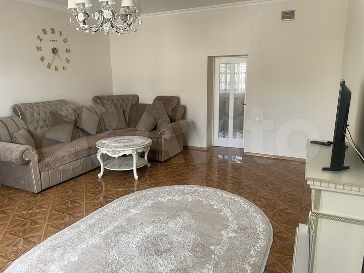 Дом 240 м² на участке 6 сот.