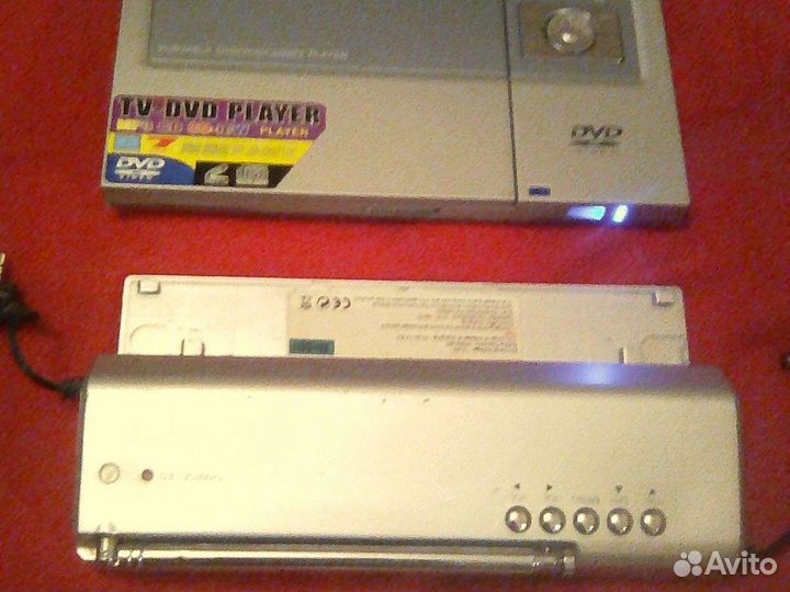 Портативный dvd плеер с тв Elenberg 3030