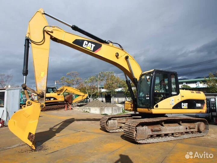 Caterpillar 320 DL/324 DL стекло лобовое верхние