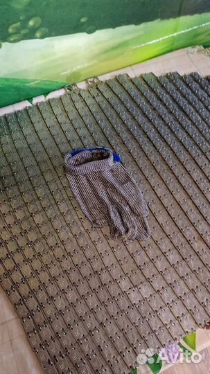 Для обвалки мяса перчатку и фартук