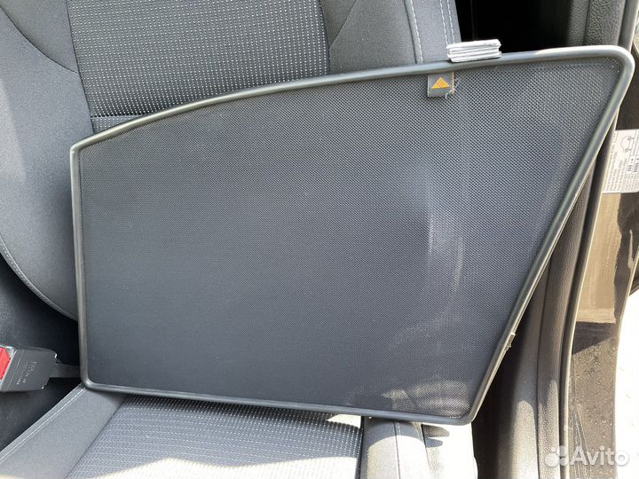 Продам 2 штуки каркасные шторки на Киа Спортаж 4