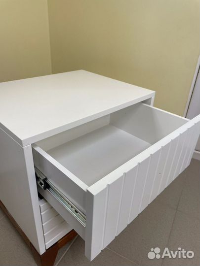 Тумба прикроватная