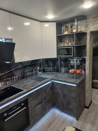 3-к. квартира, 65 м², 6/9 эт.