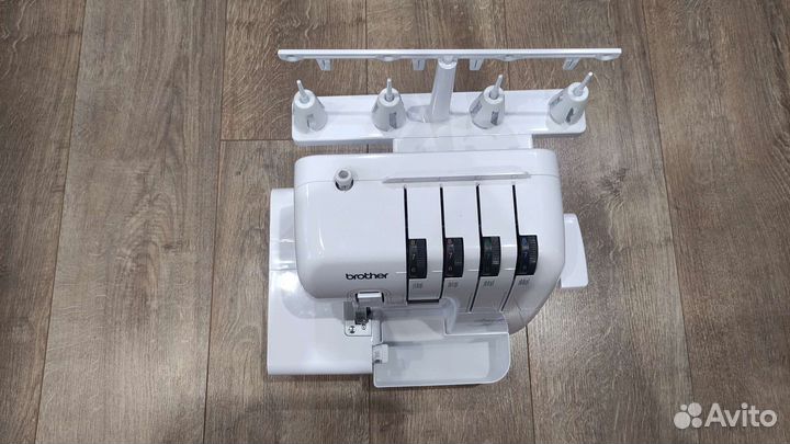 Лоток для оверлок Brother 2104