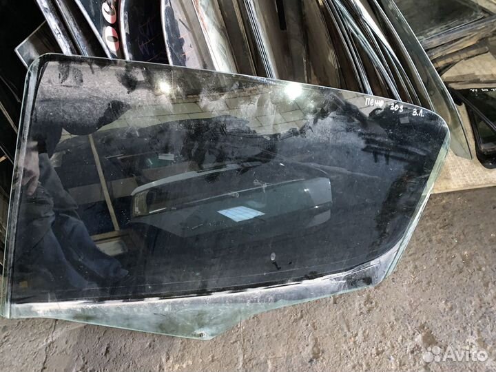 Стекло заднее левое Peugeot 308