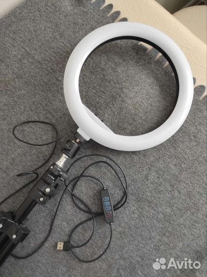 Кольцевая лампа со штативом