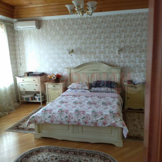 Дом 350 м² на участке 7,3 сот.