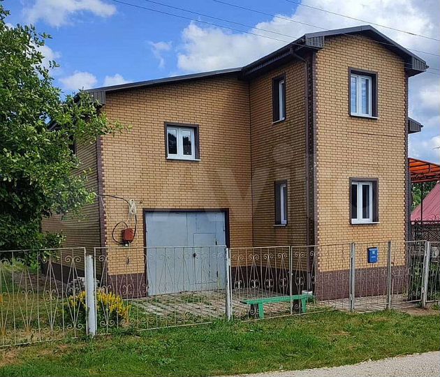 Дом 180 м² на участке 20 сот.