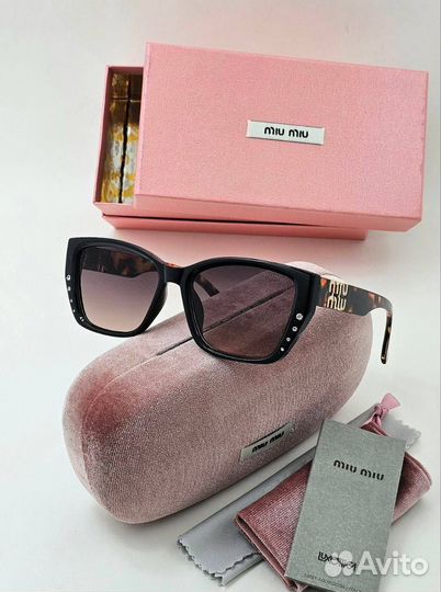 Солнцезащитные очки женские Miu Miu