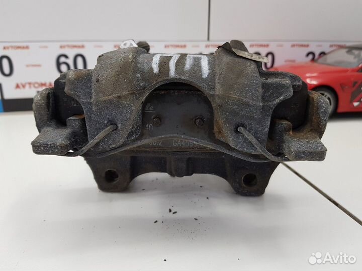 Суппорт передний правый (Renault Logan)