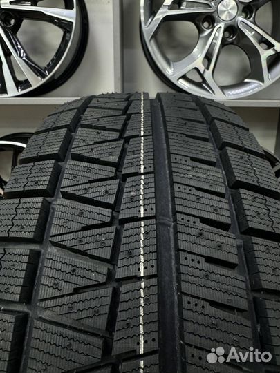 Bridgestone Blizzak Revo GZ 225/55 R17 97S