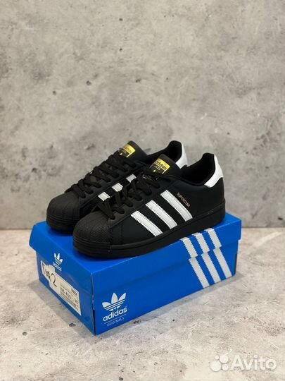 Adidas superstar