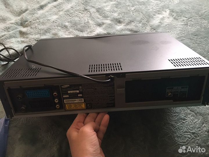 Видеомагнитофон с dvd Samsung
