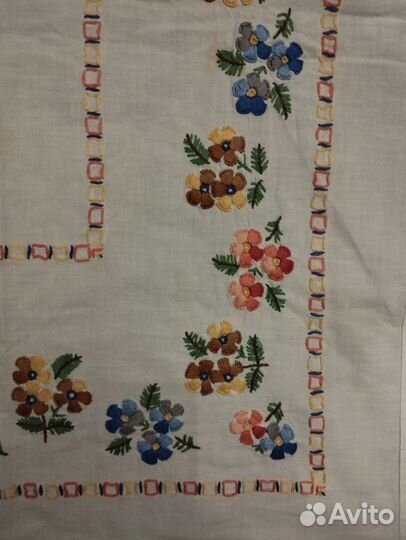 Скатерть. Винтаж. Ручная вышивка. 1956 г