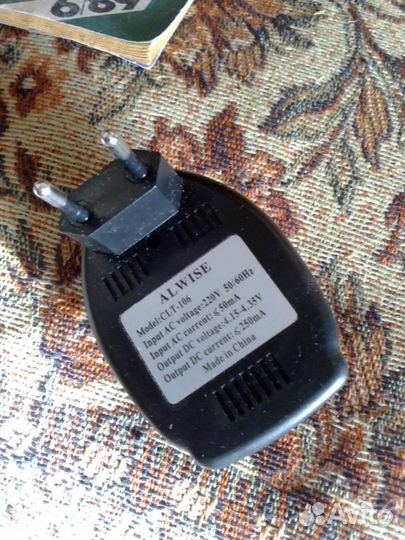 Зарядное устройство для аккумуляторных батареек аа