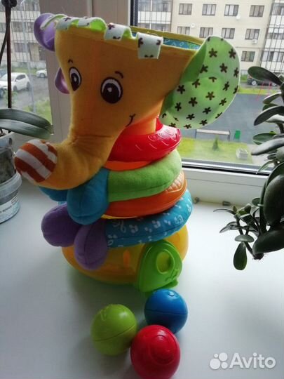 Тактильная пирамидка слоник Tiny Love