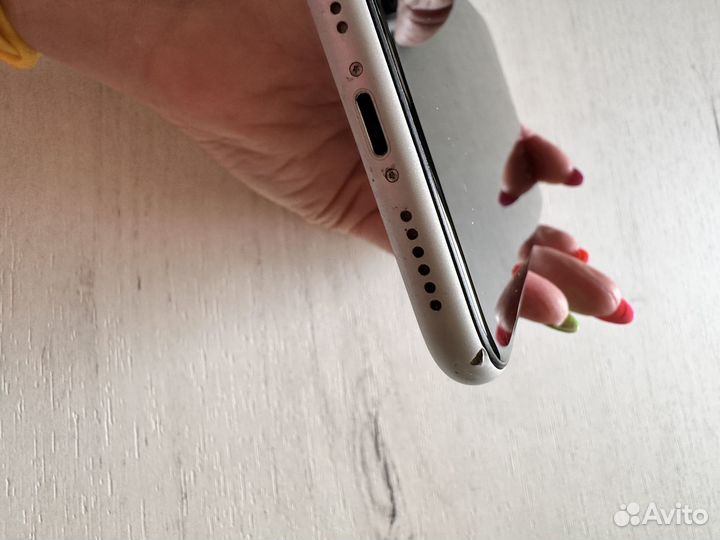 iPhone Xr, 64 ГБ