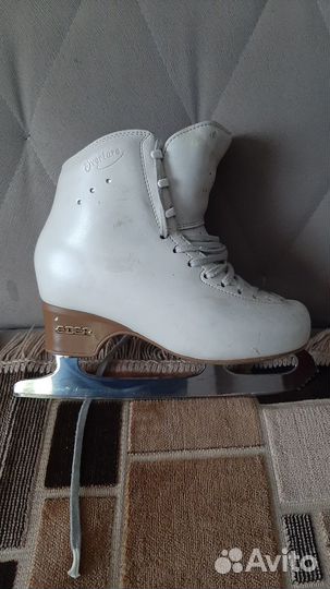 Профессиональные фигурные коньки для девочки