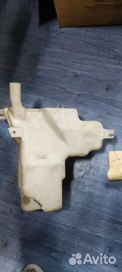 Бачок омывателя на opel vectra B